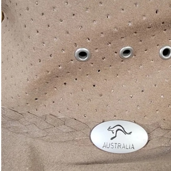 Aussie Chiller Hat Wide Brim Soaker Size Medium
NWOT - Picture 4 of 4